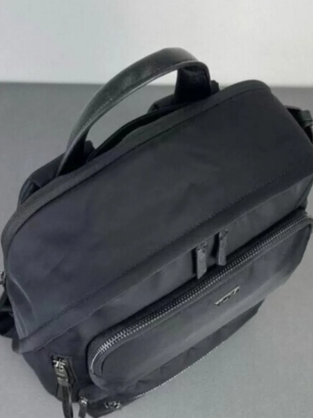 🍒🍒TUMI Voyageur Montana Backpack Black/Gunmetal - beautiful like-new condition - Picture 9 of 10